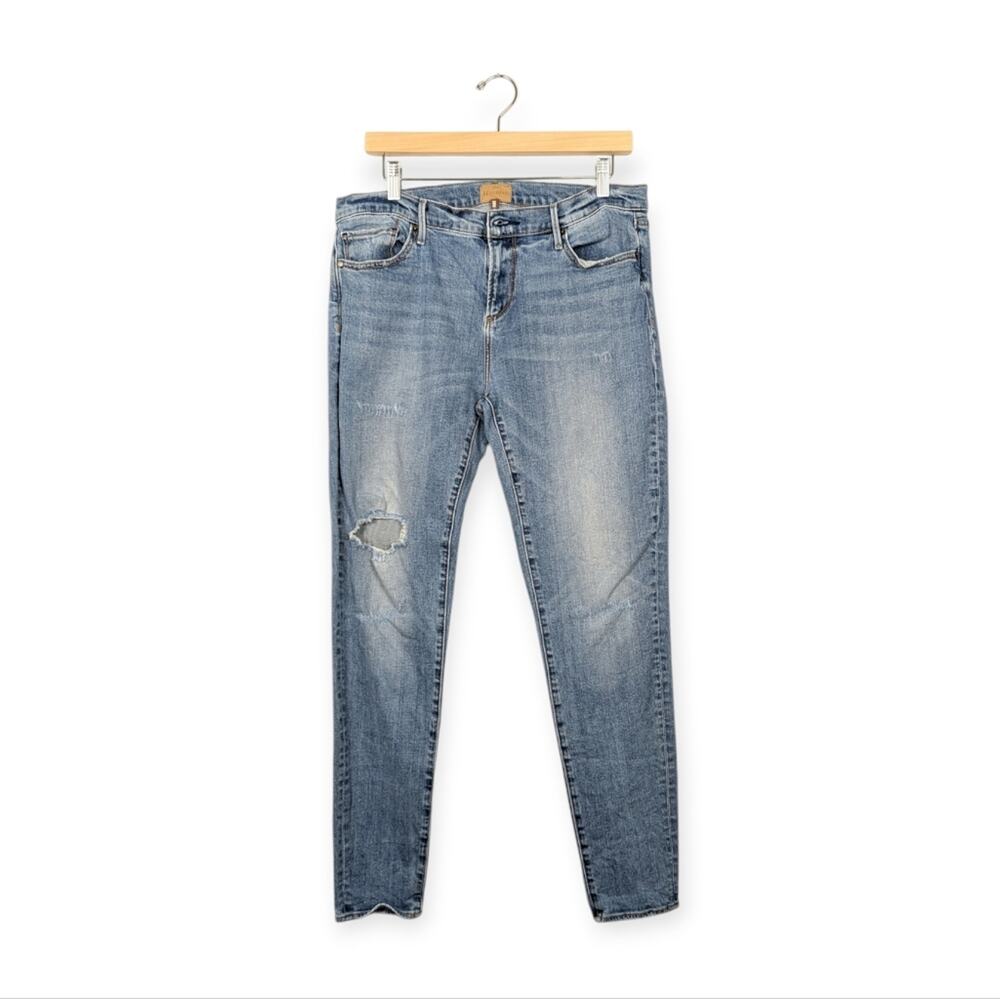 Driftwood Beau Jeans 30 Light Wash Distressed Stretch Denim Casual